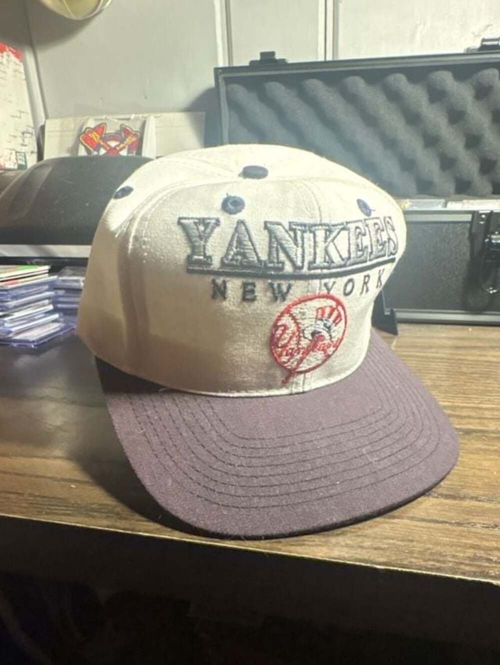 Vintage 90s Logo 7 New York Yankees MLB Snapback Hat Cream and Navy